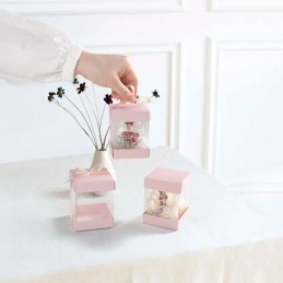 Cutie acetofan 13x10 cm, capace aurii metalizate si panglica Cutie acetofan 13x10 cm, capace aurii metalizate si panglica