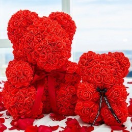 Ursulet din trandafiri rosii 40 cm + cutie cadou